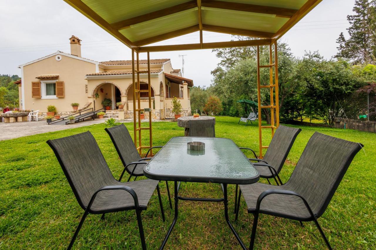Villa Haris Gazátika Exterior foto
